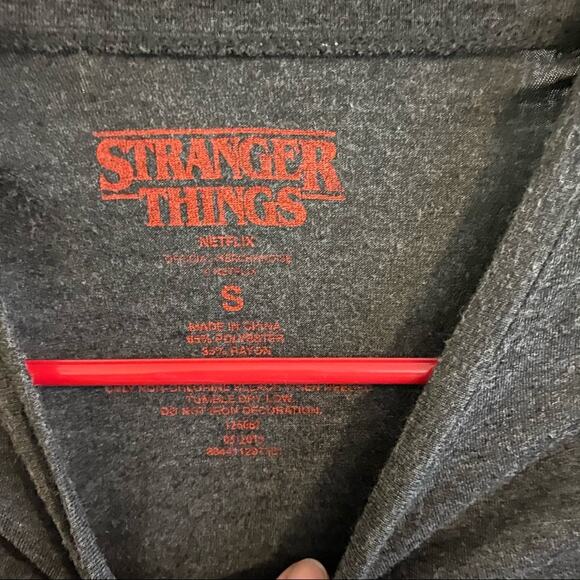 Stranger Things Character Tee Shirt Women's Size Small Short Sleeves Gray - Picture 3 of 4